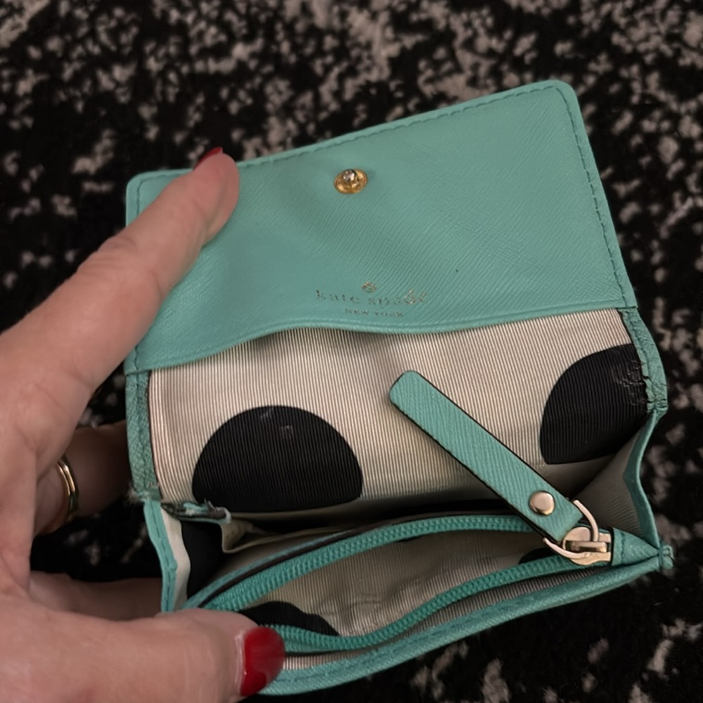 Kate Spade ♠️ wallet - Picture 3 of 5
